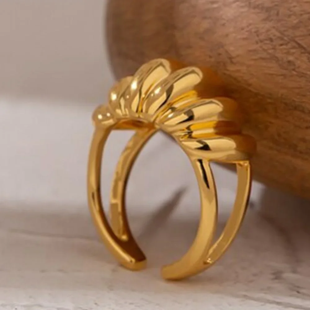 NEW 18K Gold Plated Croissant Adjustable Ring 1 - Picture 1 of 4